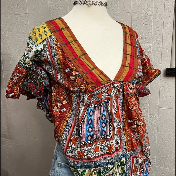 small blouse - Picture 4 of 5